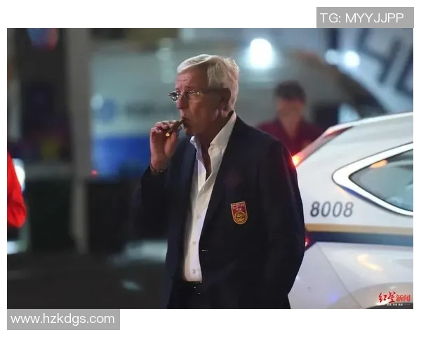 足球明星们的雪茄情缘揭秘谁是最爱抽雪茄的球场巨星