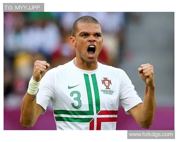 足球明星纷纷发声对佩佩的表现提出批评引发热议